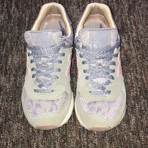 New balance casual sneakers